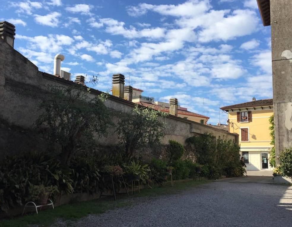 Ferienwohnung Di Vittorio Loft Desenzano del Garda Exterior foto